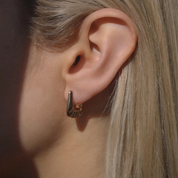 Astrid Hoops