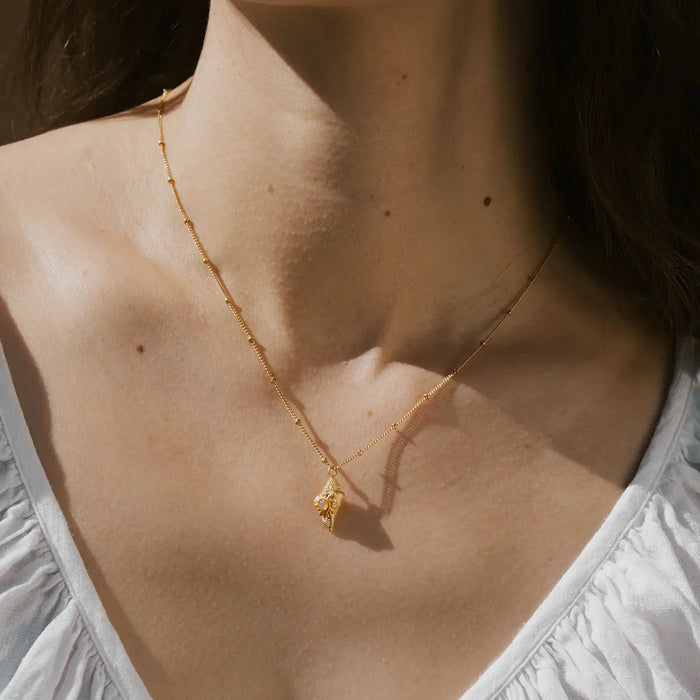 Conch Shell Necklace with Opal Stone