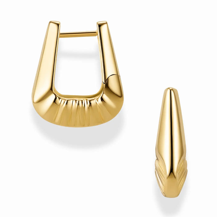 Astrid Hoops